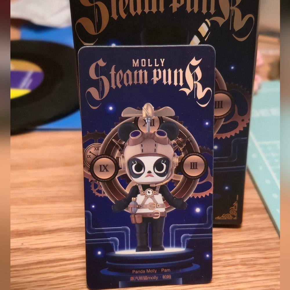 Molly Steampunk Collectible Figure